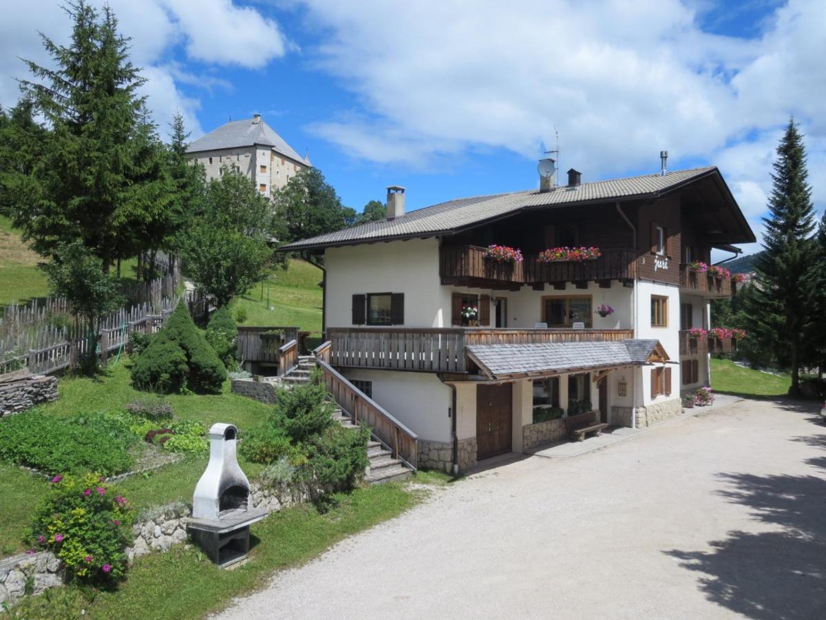 Garni Juri Bed & Breakfast ลาวิลลา ภายนอก รูปภาพ