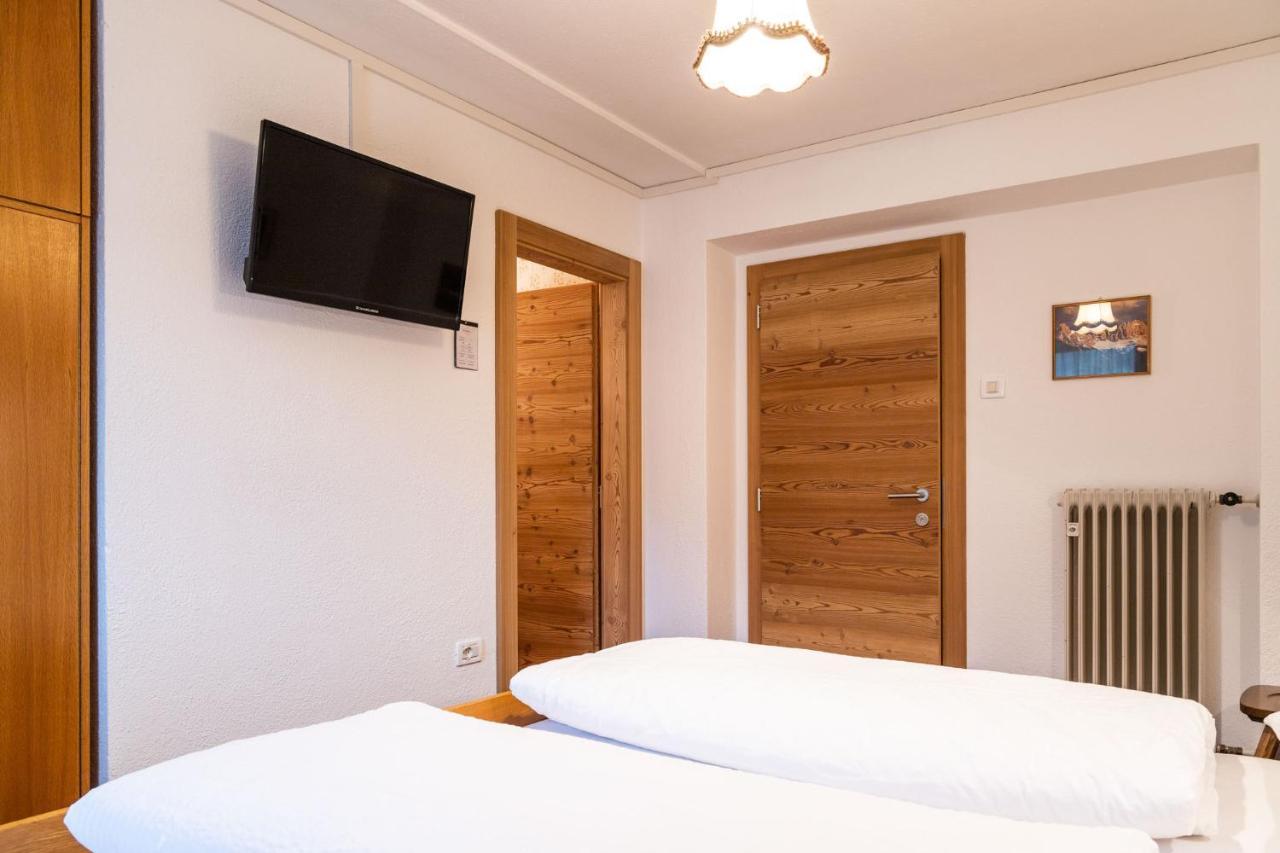 Garni Juri Bed & Breakfast ลาวิลลา ภายนอก รูปภาพ