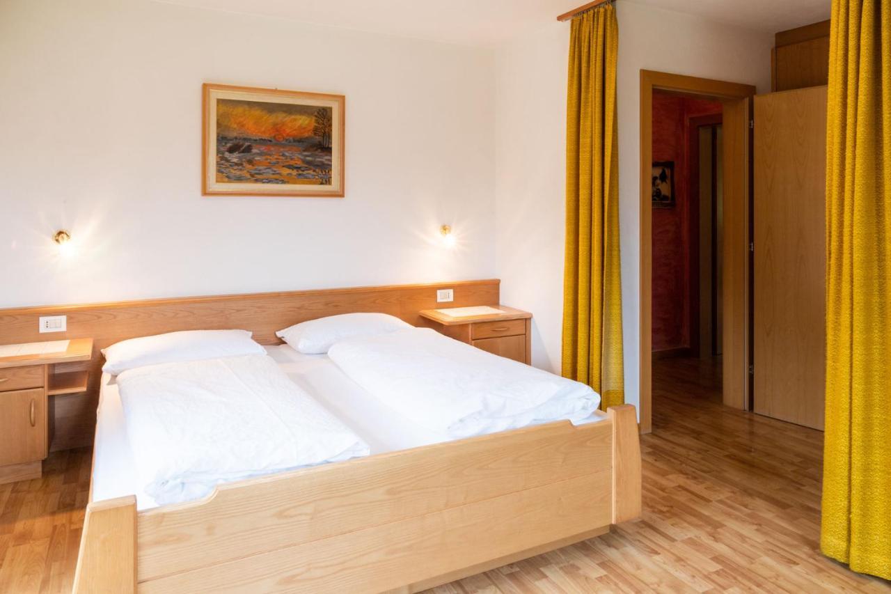 Garni Juri Bed & Breakfast ลาวิลลา ภายนอก รูปภาพ