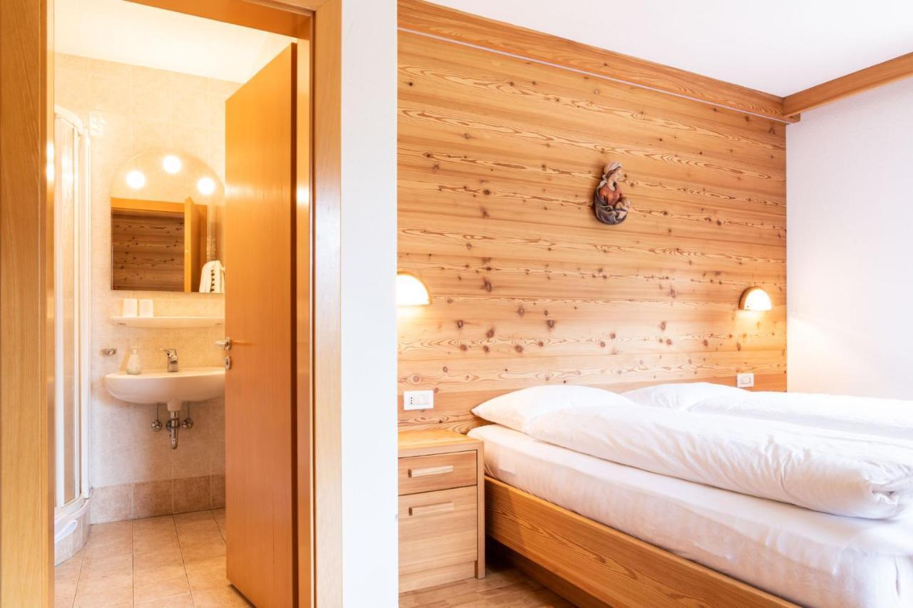 Garni Juri Bed & Breakfast ลาวิลลา ภายนอก รูปภาพ