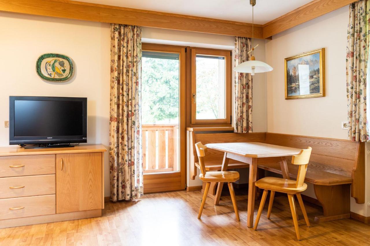 Garni Juri Bed & Breakfast ลาวิลลา ภายนอก รูปภาพ
